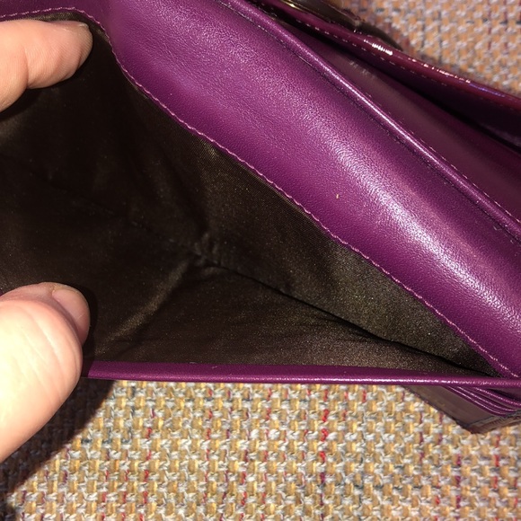 COACH Legacy Signature Slim Turn Lock Crossbody Ready Trifold Wallet Violet Trim - Picture 10 of 17